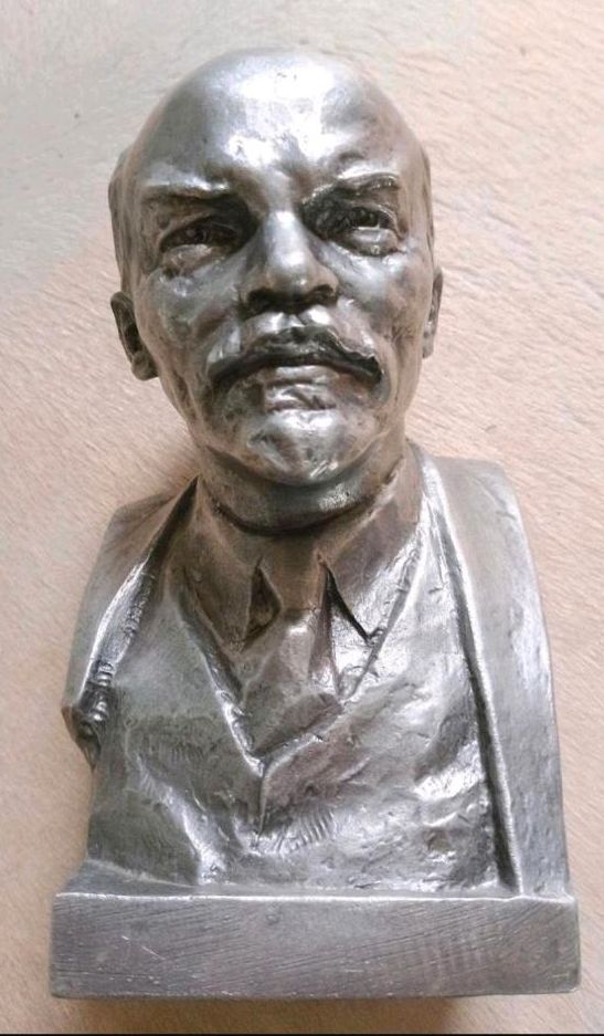 Detaillierte Lenin Statue in Langdorf