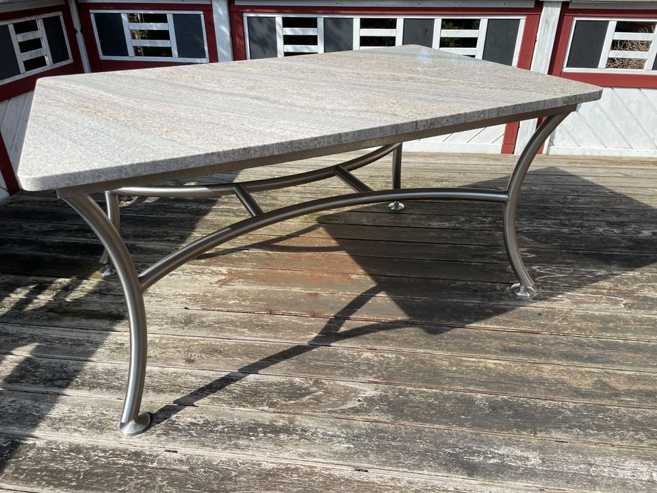 Granit Terrassentisch 100x150 cm mit Edelstahlgestell in Hamburg