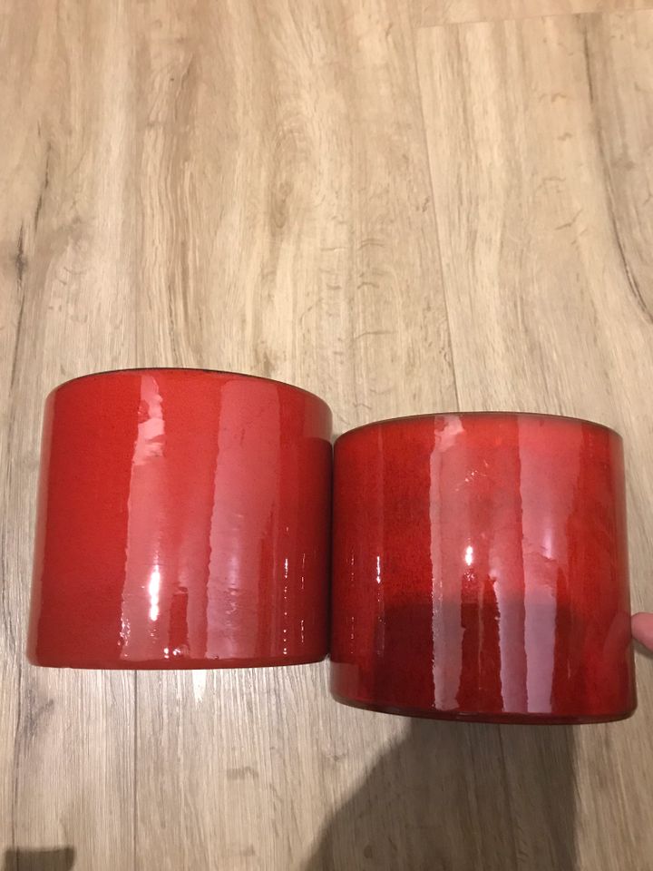 2 gleiche Übertöpfe in rot, 14x16,5cm in Dornburg