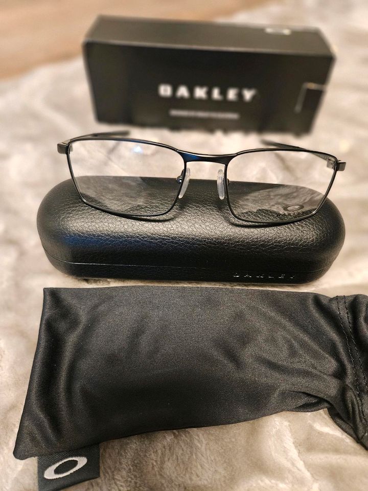 OAKLEY Fuller OX3227 3227 SATIN BLACK Brille Brillengestell in Berlin