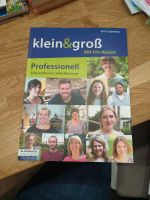 Klein und groß, Selbstreflexion West - Nied Vorschau