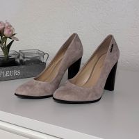 Calvin Klein Damen Pumps nude/beige/schwarz 36 Leder Niedersachsen - Peine Vorschau