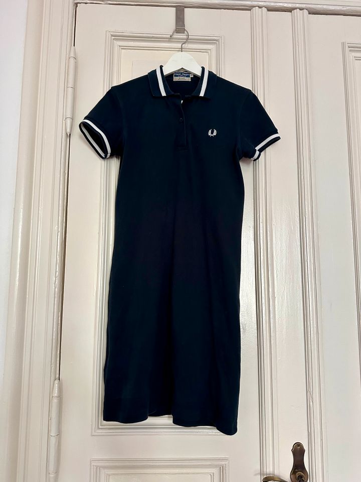 Fred Perry Kleid Single Tipped blau 38 / UK10 in Berlin