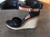 Tommy-Hilfiger Espadrilles-Sandale mit Keilabsatz Niedersachsen - Schwülper Vorschau