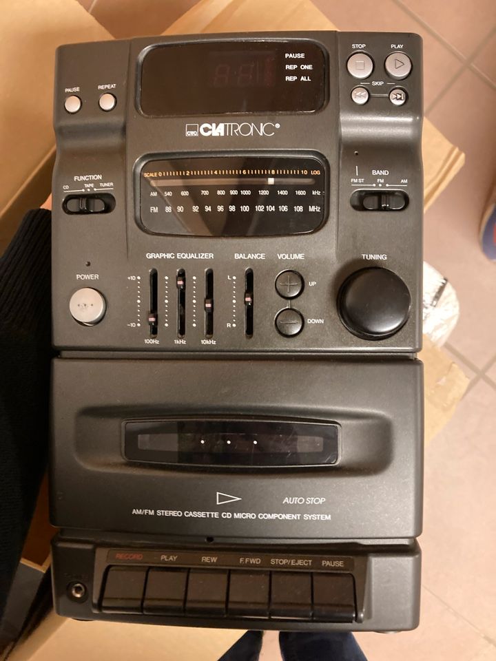 Alte Stereoanlage CD Kassette Radio funktioniert in Lengede