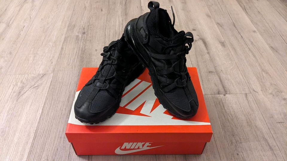 Nike Air Max 270 Bowfin Triple Black Stock in Zell am Harmersbach