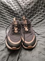 Nike Air Max schwarz weiß taupe Sneaker TOP Zustand Turnschuhe Bayern - Stadtbergen Vorschau