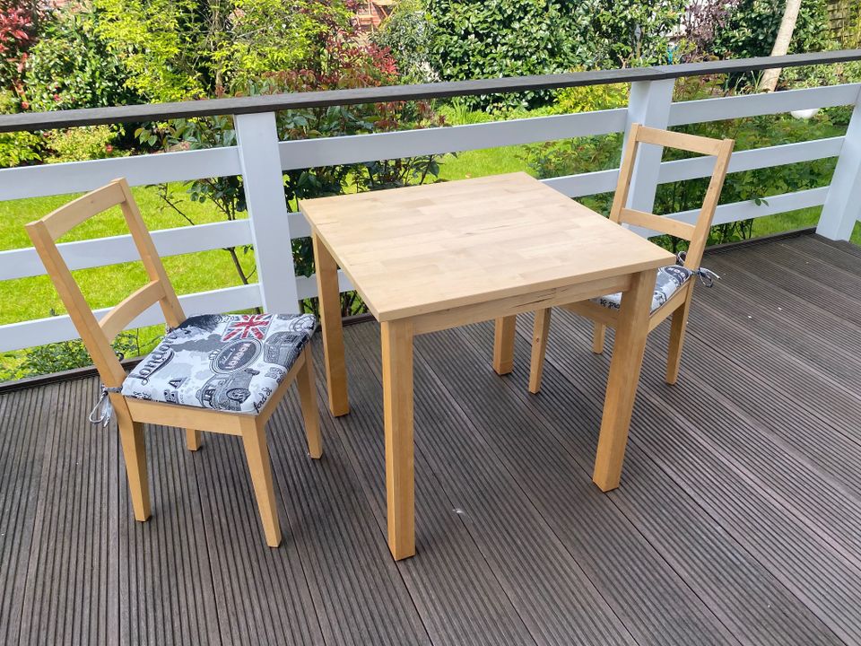 kleiner Tisch, Esstisch + 2 x Stuhl Bertil, Ikea in Hamburg