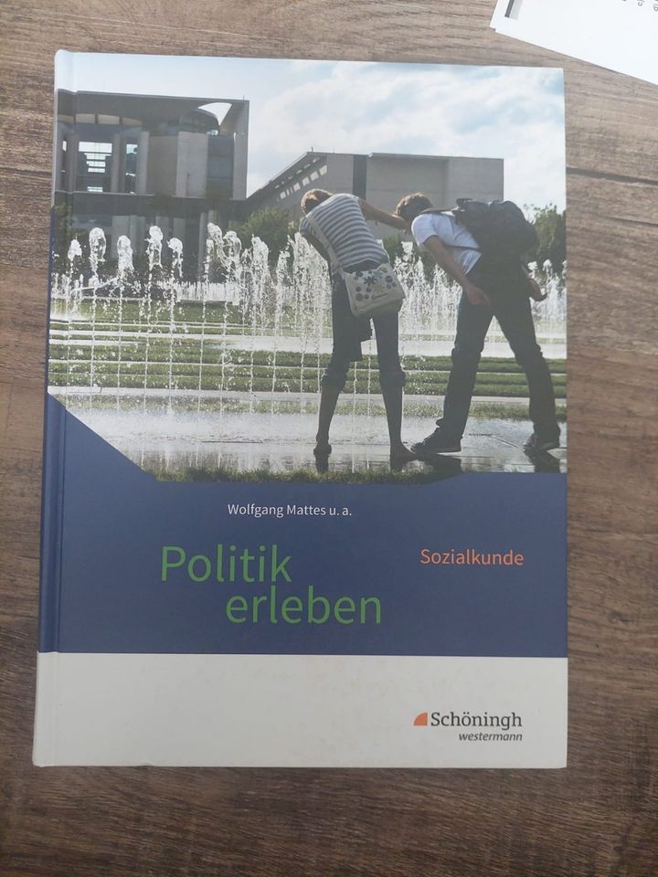Politik erleben Sozialkunde ISBN 978-3-14-023826-7 in Speyer
