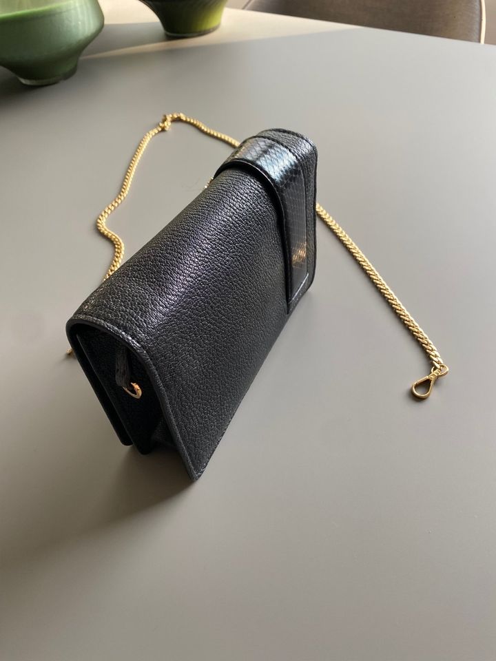 MIU MIU POCHETTE Handtasche Tasche Brosche CROSS BODY in Berlin