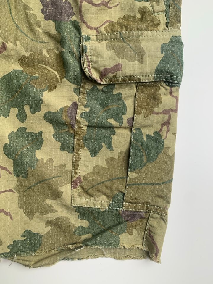 NIKE - Hose Short Herren Camouflage Tree (Größe: 30/M) (Neu) in Ainring