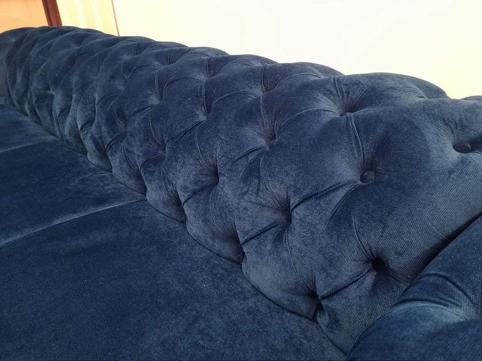 Ecksofa mit Schlaffunktion /Sofa Chesterfield/ Couch / Wohnzimmer in Berlin