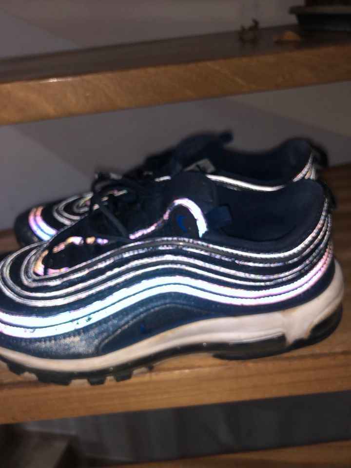 Nike Schuhe 97er in Delbrück