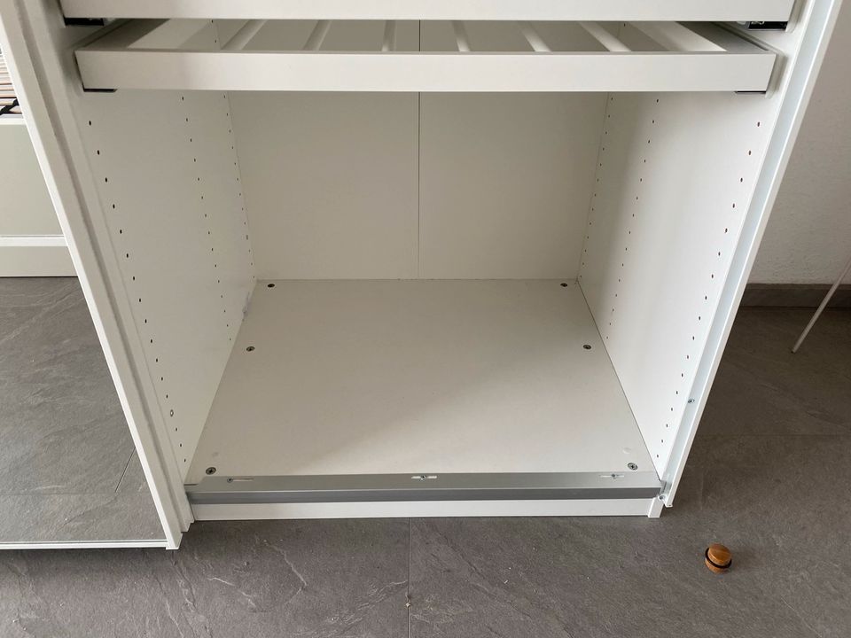 IKEA PAX Kleiderschrank 150x58x201cm weiß/Spiegel in Köln