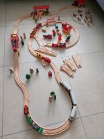 Brio u.a. Eisenbahn mit Brücke, Bahnhof, Tiere, Züge usw. Nordrhein-Westfalen - Haan Vorschau