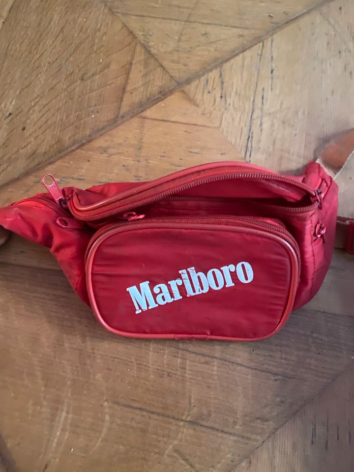 Bauchtasche Malboro Vintage in Berlin