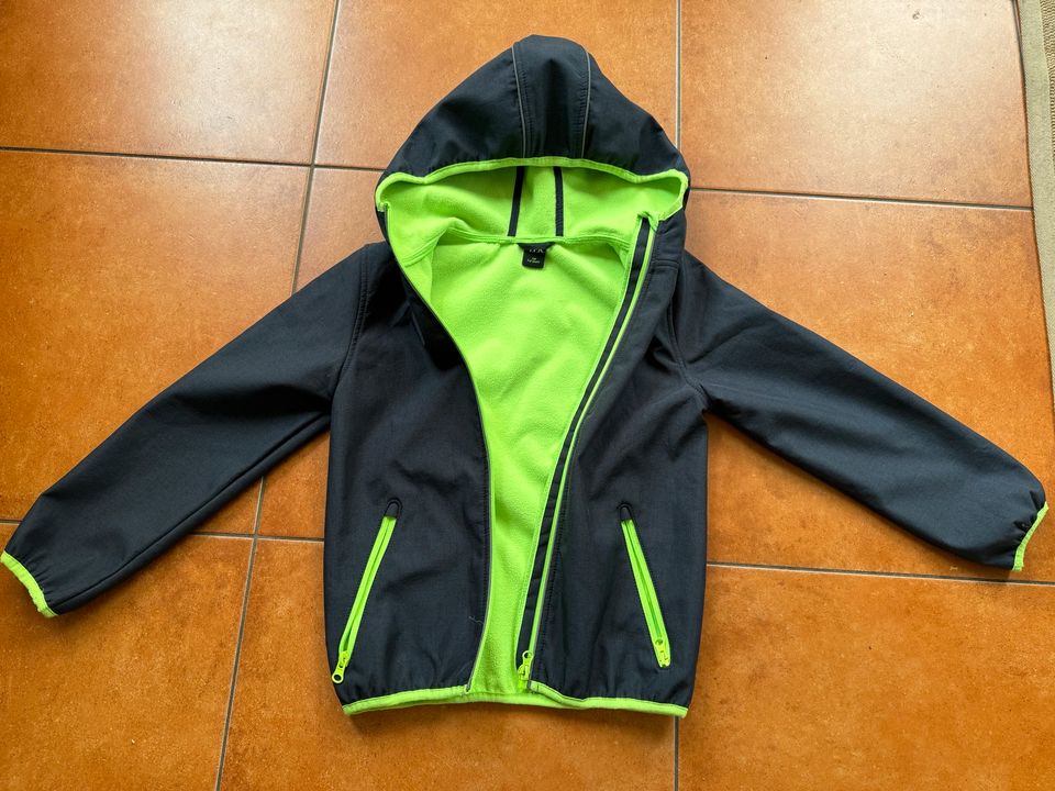 Softshelljacke für Kinder, Gr. 128 in Ilvesheim