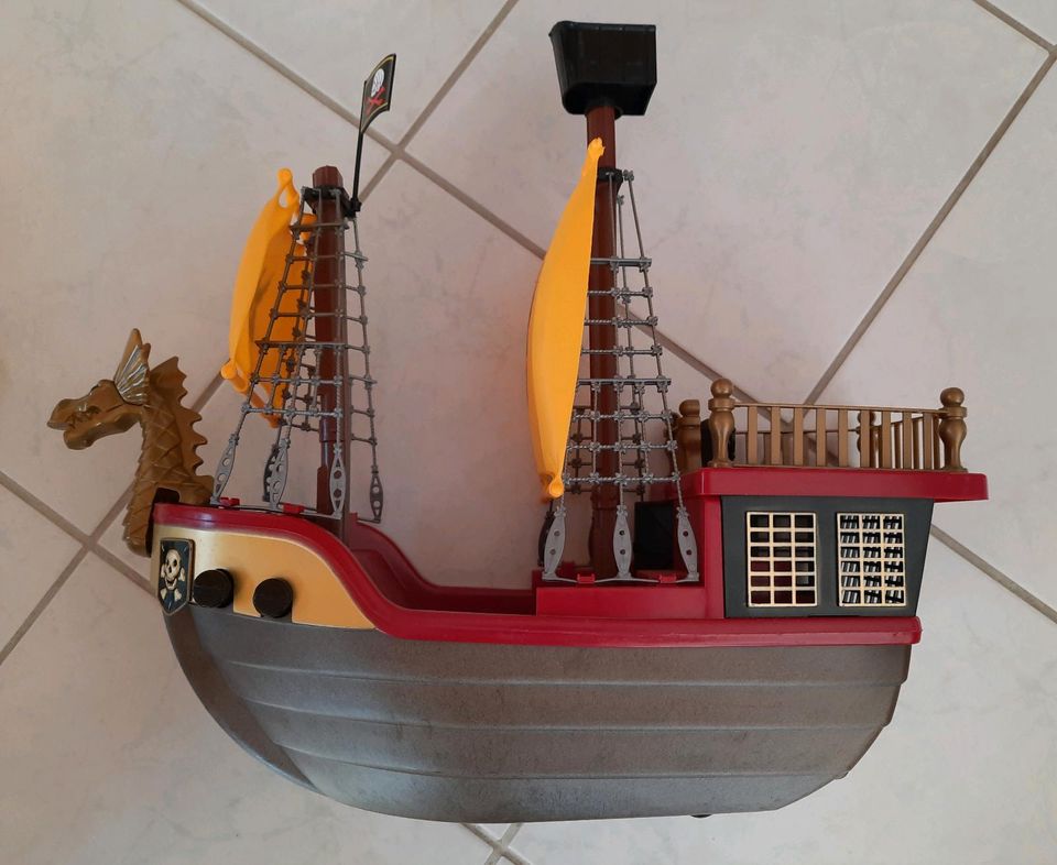 Dragon Pirate Ship Spielzeug in Heigenbrücken