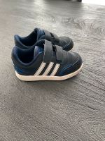 Schuhe Adidas Sneaker Gr. 25 Zustand in Ordnung Niedersachsen - Schiffdorf Vorschau