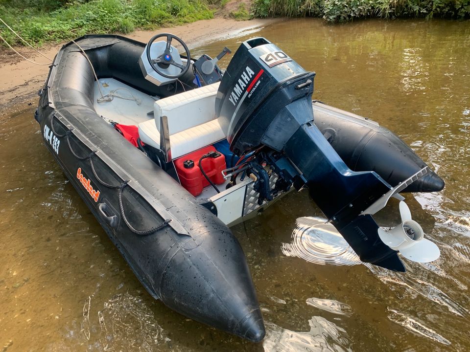 Zodiac Bombard C3S Festrumpf Schlauchboot Yamaha 40PS mit Trailer in Sand a. Main