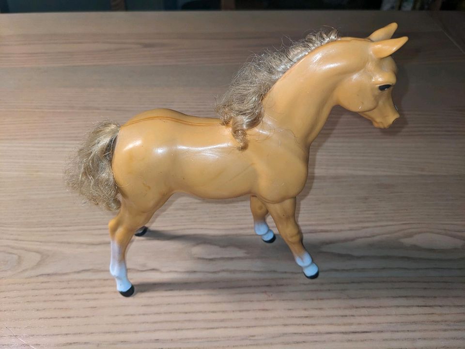 Barbie Pferd Fohlen Dixie Palomino in Winterbach