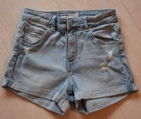 Jeans Shorts für Mädchen/ Damen von Bershka in Gr. 34 , TOP! (30) Hessen - Maintal Vorschau