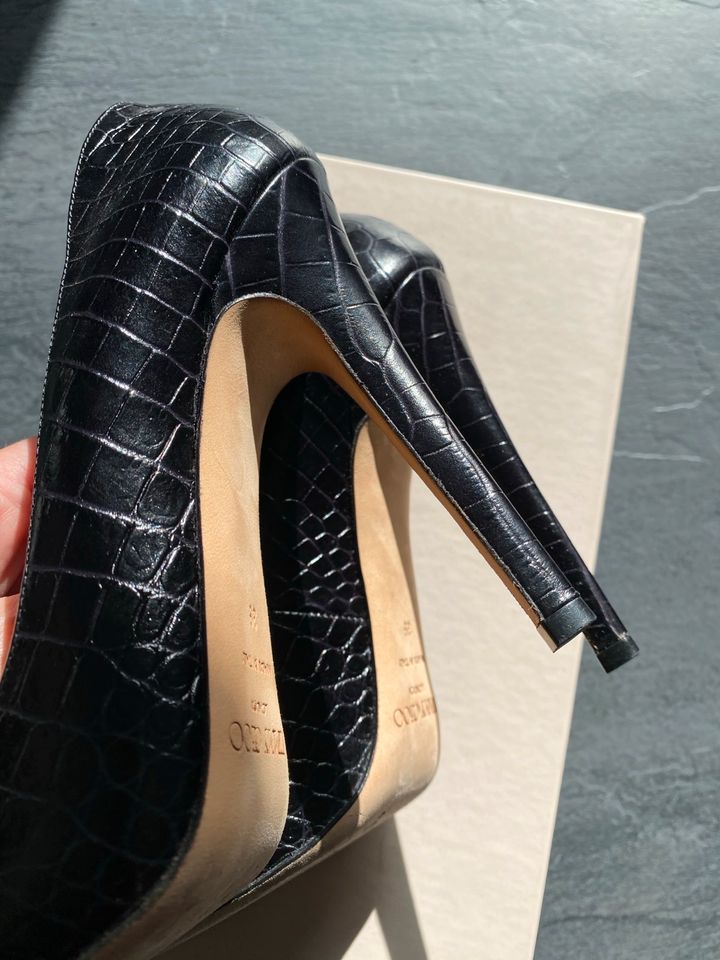 Jimmy Choo Glossy Mock Croc Gr. 39 schwarz in Köln