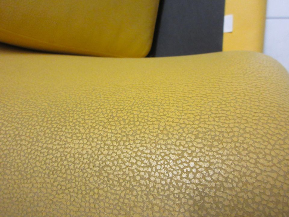 2er Sofa, ockergelb, ca. 1,45 m breit, gebraucht, gut in Dallgow