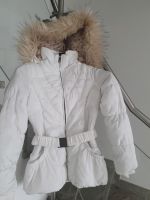 Schöne weise Winterjacke mit Fellkaputze gr 34 NW 20€ Bayern - Ingolstadt Vorschau