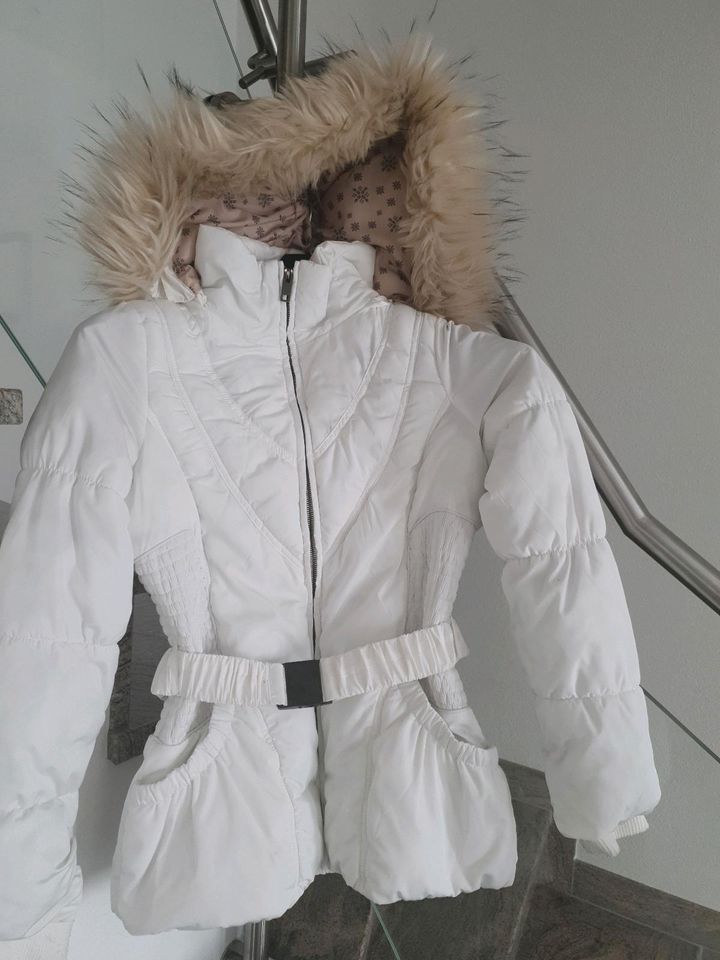 Schöne weise Winterjacke mit Fellkaputze gr 34 NW 20€ in Ingolstadt