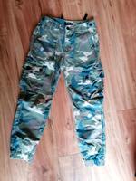 Cargohose von Bershka in Gr 34 Niedersachsen - Garbsen Vorschau