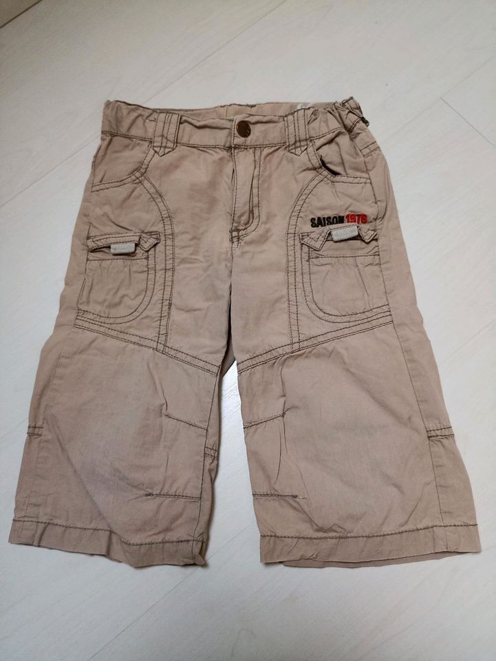 2 kurze Hosen, Shorts, Gr. 98/104 in Neuenhagen