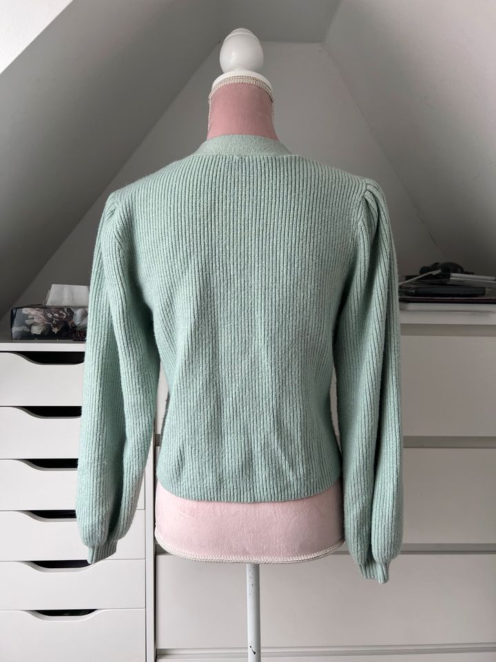 Zara Strickjacke Größe S mint in Altena