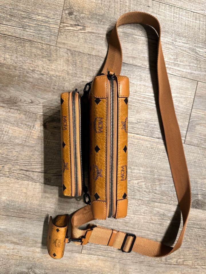 MCM Crossbody Trio cognac wie NEU in Jüchen