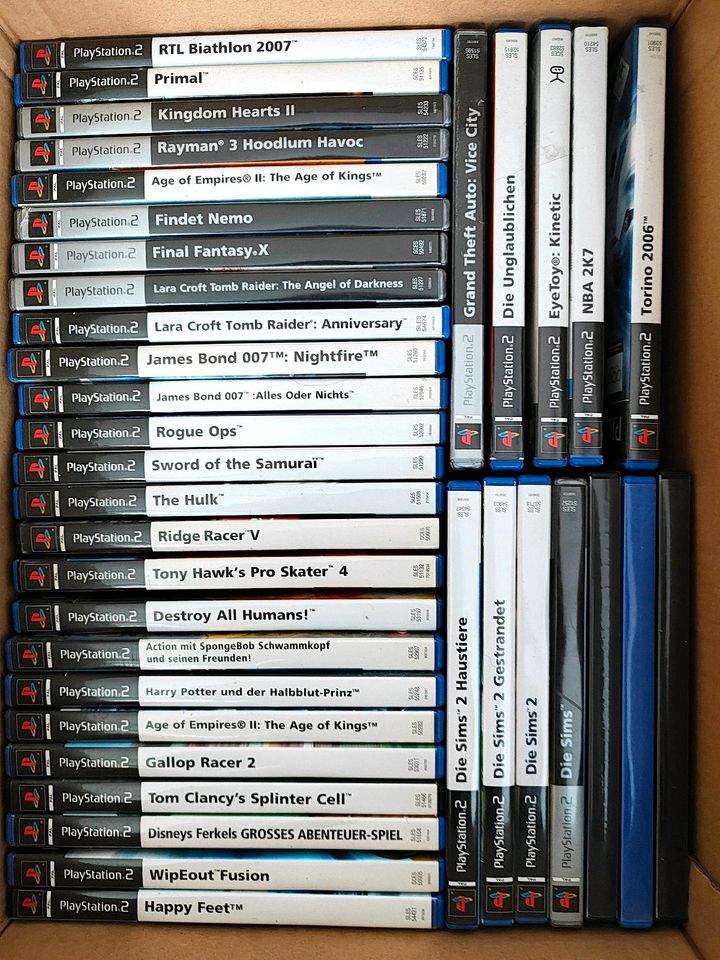Kiste mit PS2 Games Playstation 2 Spiele Konvolut in Hamburg