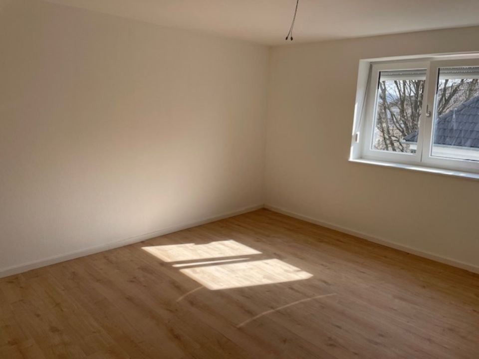 4-Zimmer-Wohnung m Balkon Erstbezug nach Renovierung zu vermieten in Kelheim