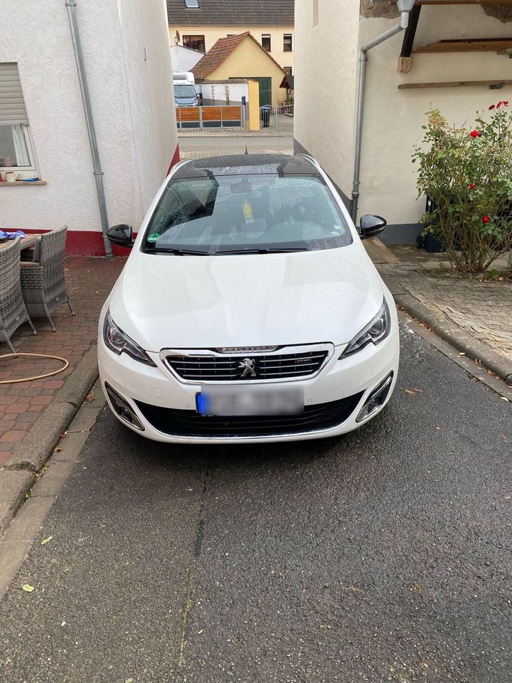 Peugeot 308 gt-line in Nußbach