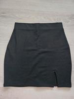 Schwarzer Mini Rock mit kleinen Schlitz gr S  *NEU * Berlin - Köpenick Vorschau