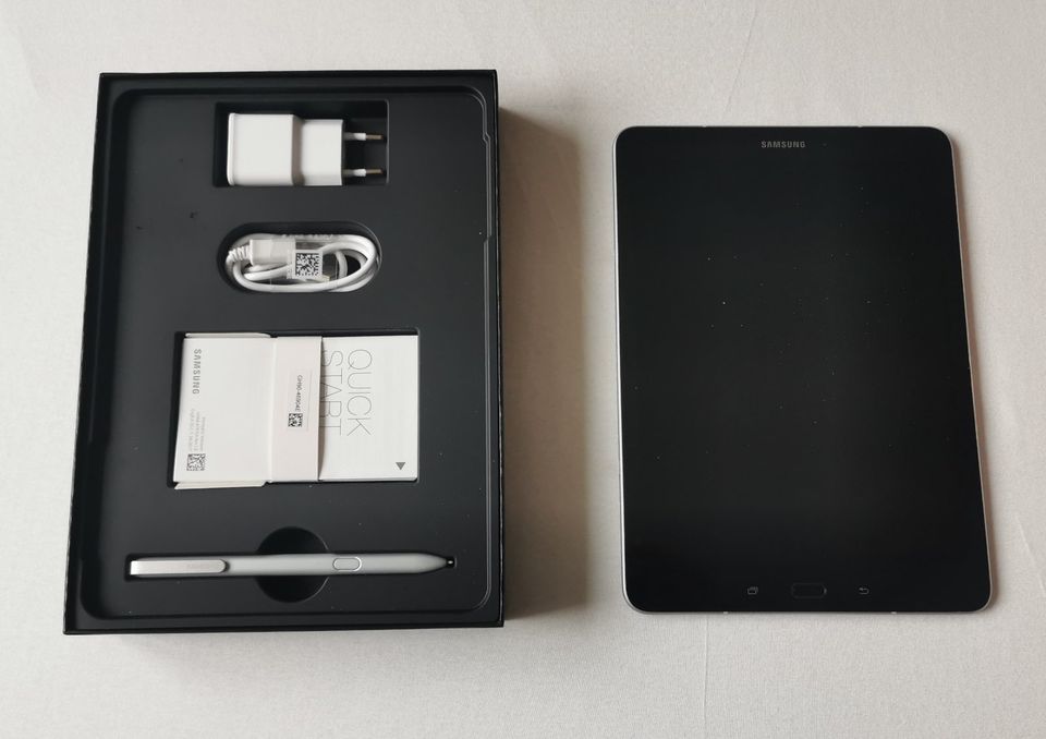 SAMSUNG Galaxy Tab S3, silber, 32 GB LTE, SM-T8 in Leipzig