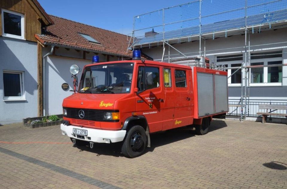 Feuerwehrauto Löschgruppenfahrzeug LF 8/6 Mercedes 814 D in Grebenhain