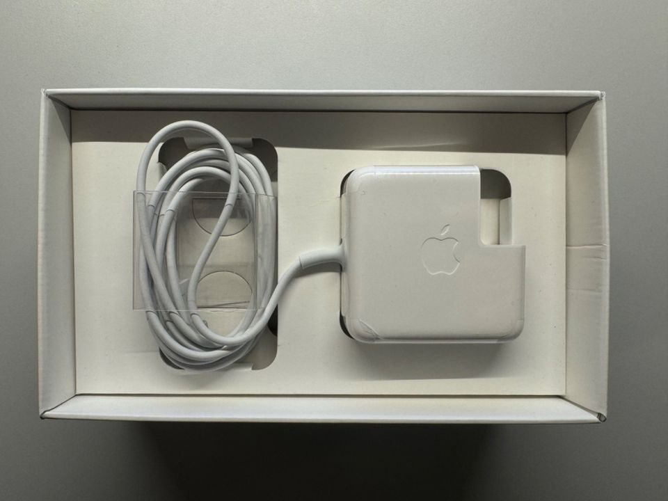 Original Apple Magsafe 2 45 Watt Ladegerät für Macbook  NEU! in Hannover