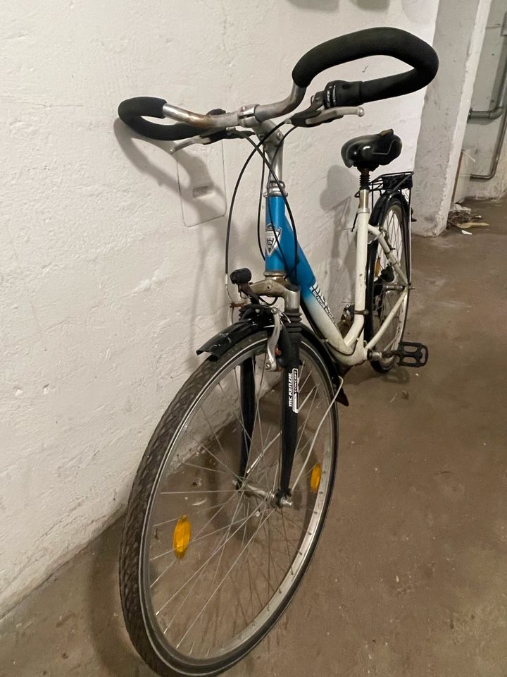 2 Fahrräder in Celle