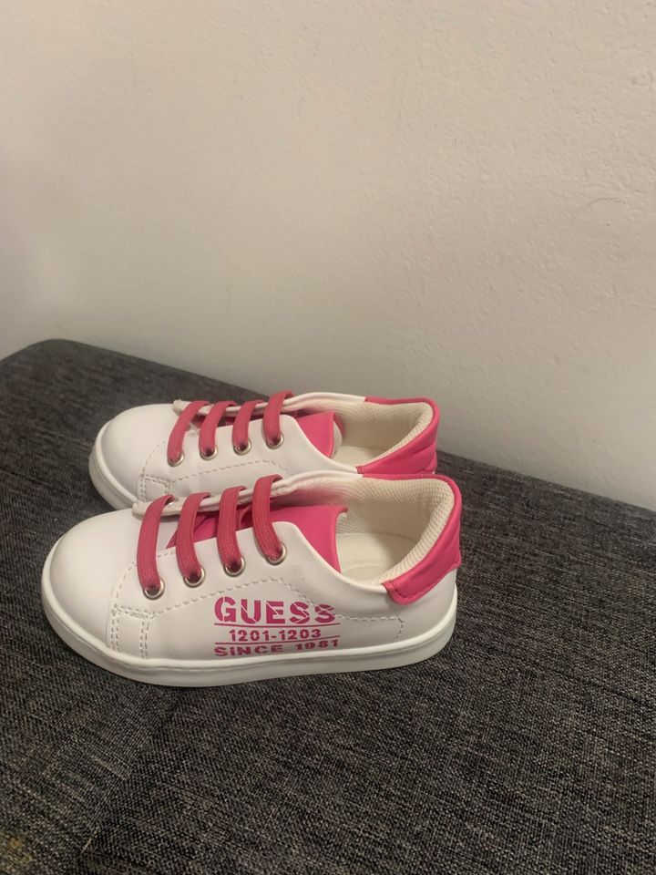 Mädchen Sneaker von Guess in Niedenstein
