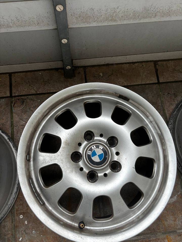 BMW 3er E46 Alufelgen 4x16 Zoll in Duisburg