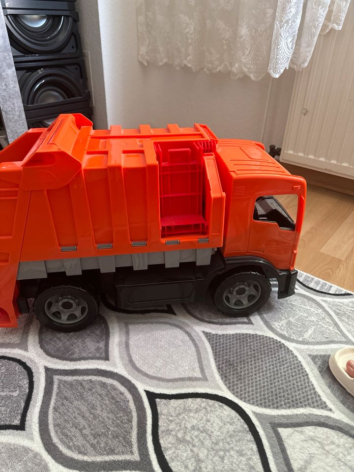 Müllauto Spielzeug in Krefeld