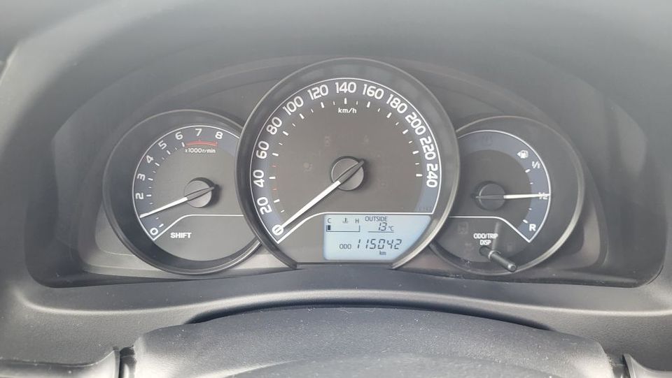 Toyota Auris 1.33 Dual-VVT-i Cool Klimaautomatik Radio in Schiffweiler