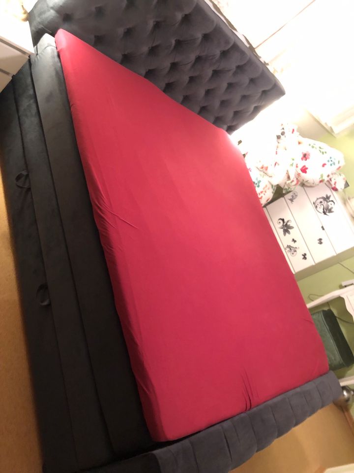 Top Zustand! Boxspringbett+Bettkästen,180x200cm,NP1.199€,dkl grau in Köln Vogelsang