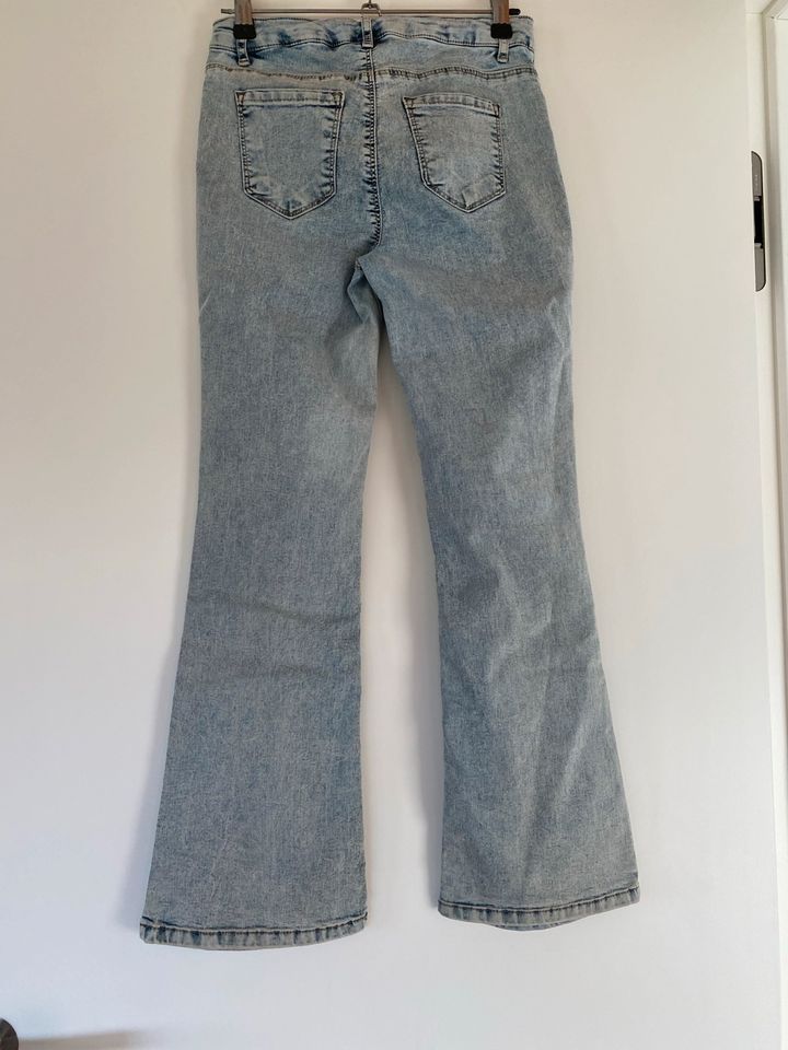 Jeans für Mädchen - Schlaghose - 146/152 Top Zustand in Teutschenthal