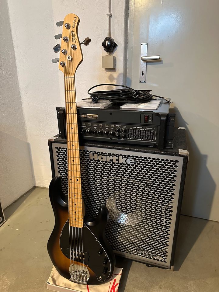 Hartke Kilo Hartke HyDrive 115 & Music Man StingRay in Steinenbronn