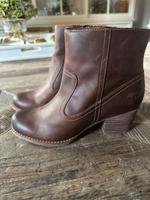 Timberland Stiefeletten Stiefel Absatz braun 36 37 neuw Niedersachsen - Oldenburg Vorschau